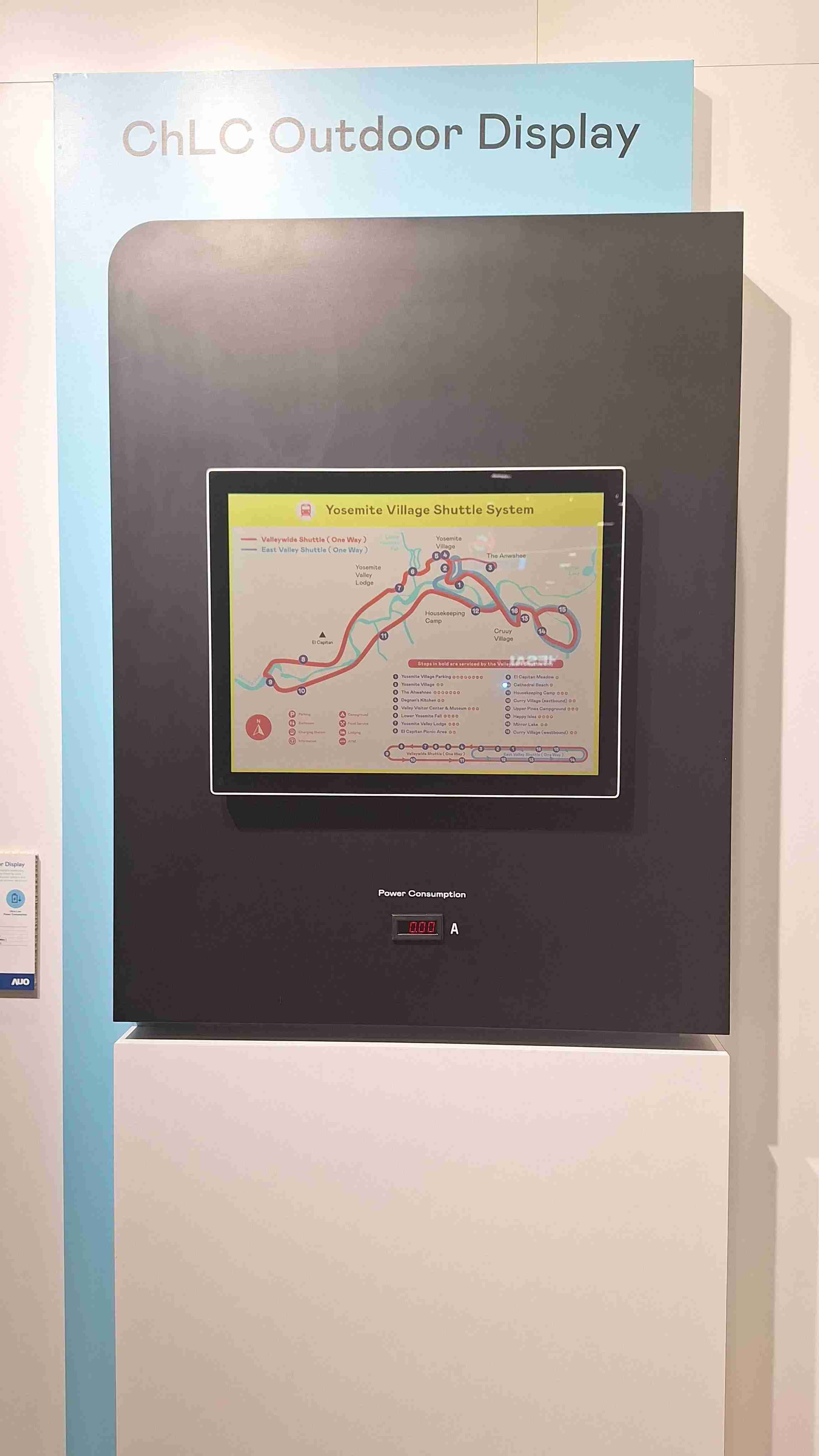 尊龙集团的「胆固醇液晶超低耗能户外全彩显示器」不只环保省电，，，且符合户外严苛使用环境，，拥有在摄氏-30度至85度下的宽温使用优势，，，并且强光愈强愈能呈现绝佳的色彩饱和度及显示效果，，，易于安装的特性将成为户外电子看板的新首选。。。。